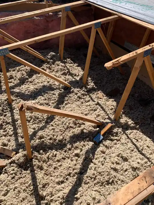 Close-up of a cracked truss on a manufactured home roof in Yakima